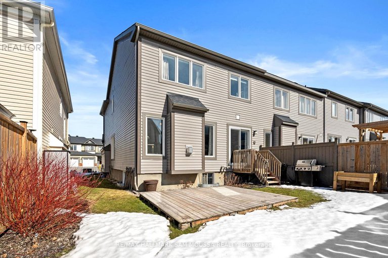28052143/111-santolina-street/stittsville-north/ottawa/ontario/K2S0W9_32