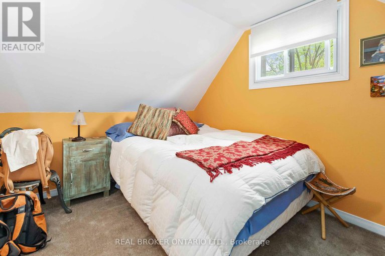 28470618/190-woods-road/constance-bay/ottawa/ontario/K0A3M0_39