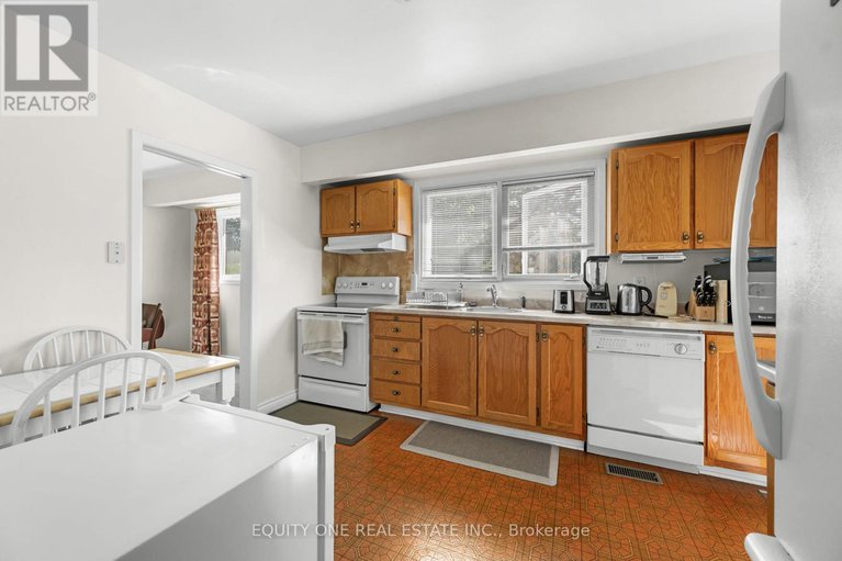 28820512/2-parkside-crescent/meadowlandscrestview/ottawa/ontario/K2G3B5_13