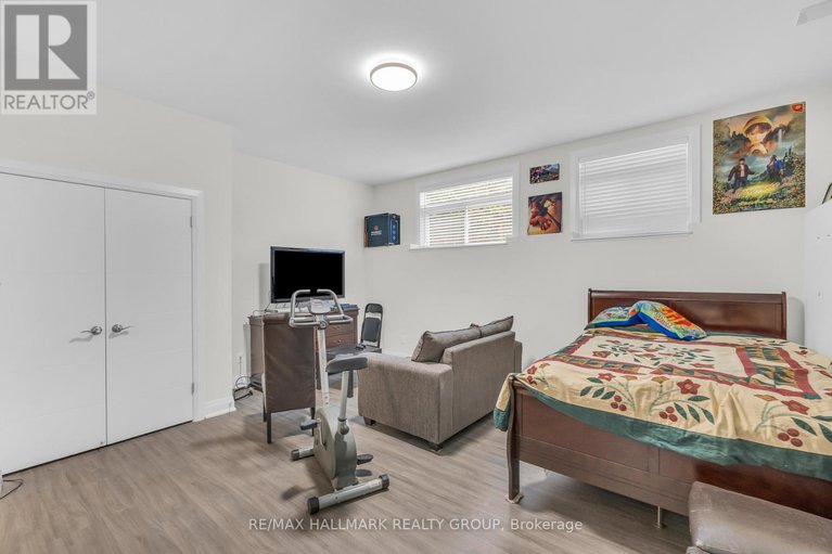 28617521/165-longpre-street/vanier/ottawa/ontario/K1L7J5_34