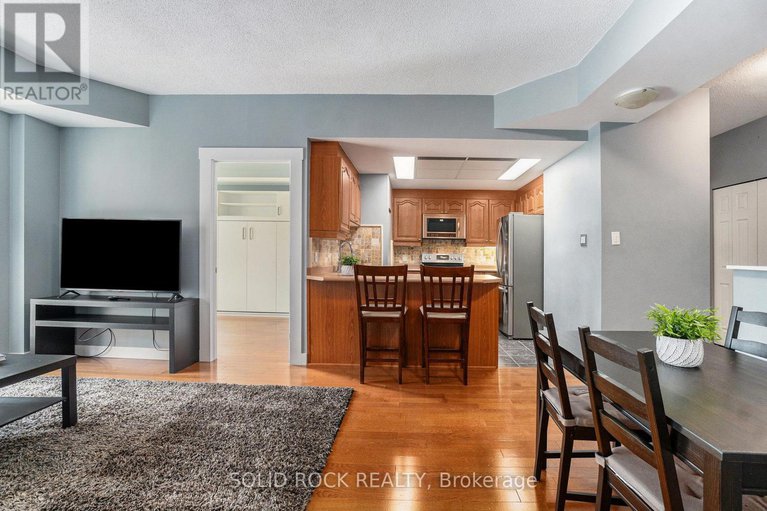 28710225/202-134-york-street/lower-townbyward-market/ottawa/ontario/K1N1K8_5