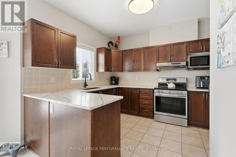 29611757/112-jade-street/town-of-rockland/clarence-rockland/ontario/K4K0C8_15