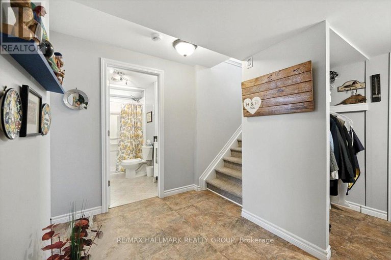 28781614/40-lee-avenue/smiths-falls/smiths-falls/ontario/K7A0A2_16