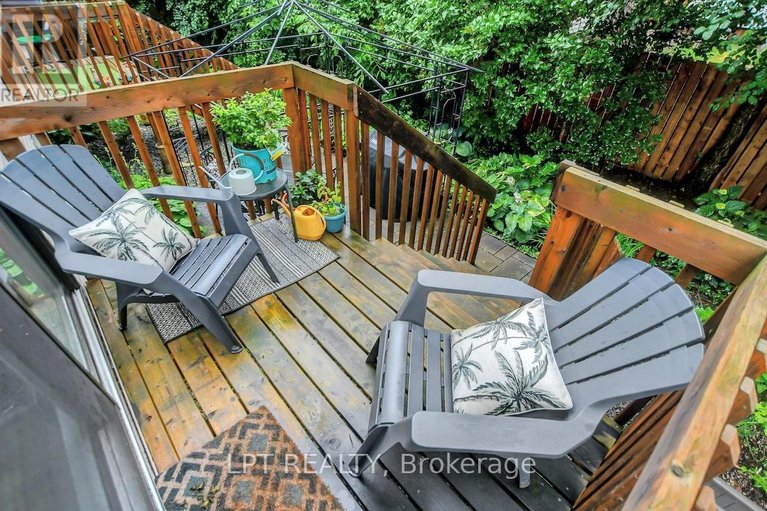 28586260/319-glynn-avenue/overbrookcastle-heights/ottawa/ontario/K1K1R9_47