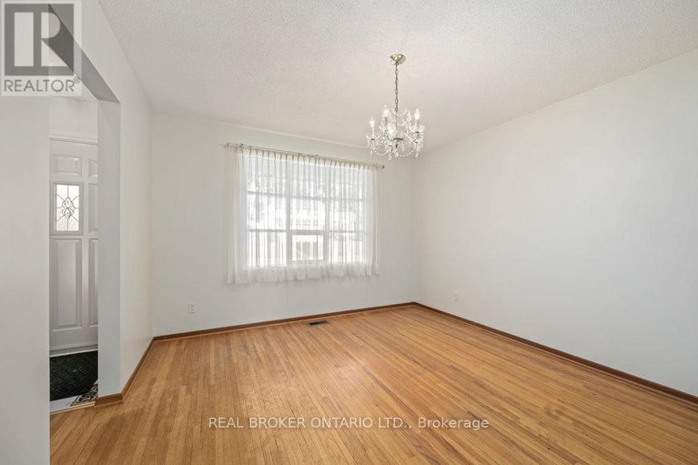 28986692/60-westpark-drive/blackburn-hamlet/ottawa/ontario/K1B3E5_5
