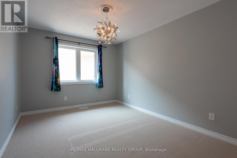 28706824/217-fountainhead-drive/mer-bleuebradley-estatesanderson-park/ottawa/ontario/K1W0C2_26