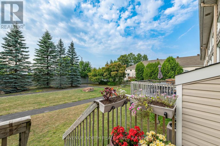 28786730/225-gladeview-private/upper-hunt-club/ottawa/ontario/K1T4A7_23