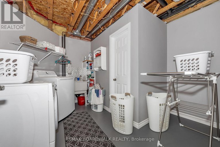 29099870/11-grove-street/iroquois/south-dundas/ontario/K0E1K0_30