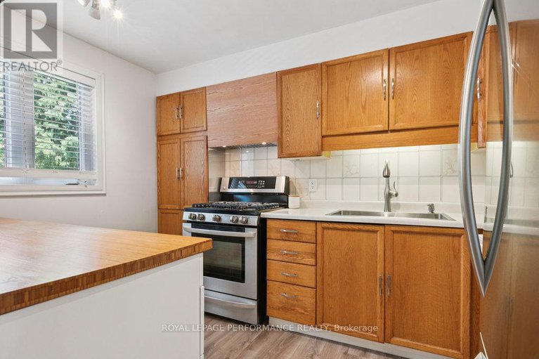 28575649/75-1646-du-sommet-place/chateauneuf/ottawa/ontario/K1C4Y9_8