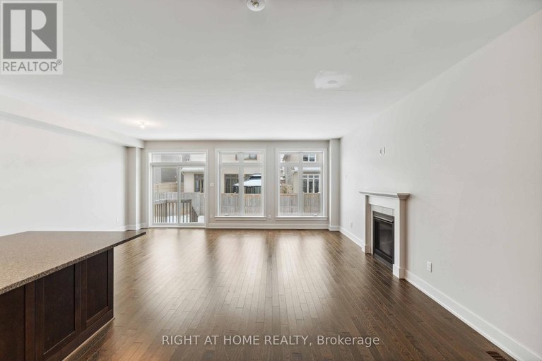 29248505/632-moonflower-crescent-w/blossom-parkkemp-parkfindlay-creek/ottawa/ontario/K1T0X8_6