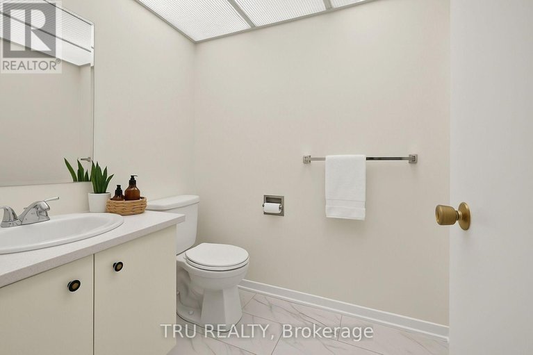 29100992/82-215-temby-private/hunt-club-parkgreenboro/ottawa/ontario/K1T2W1_27