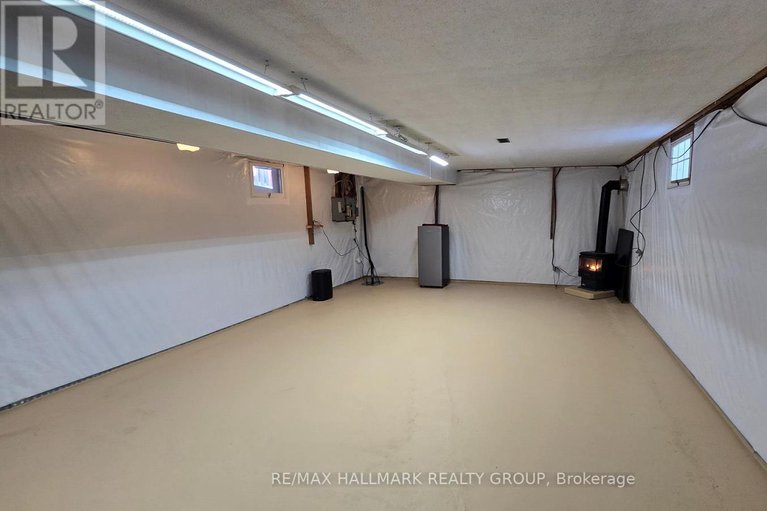 29411594/266-baldwin-street/constance-bay/ottawa/ontario/K0A3M0_18