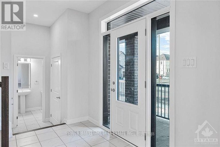 28896980/900-athenry-court/half-moon-bay/ottawa/ontario/K2J7C5_5