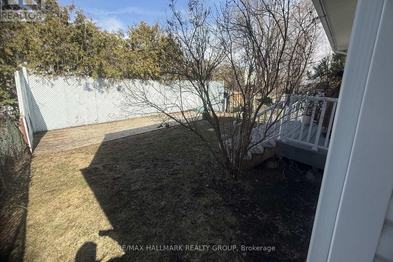 29580868/37-priam-way/westcliffe-estates/ottawa/ontario/K2H8S7_18