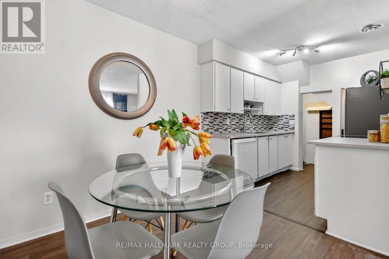 29306749/15-2640-draper-avenue/redwood-park/ottawa/ontario/K2H8V3_14