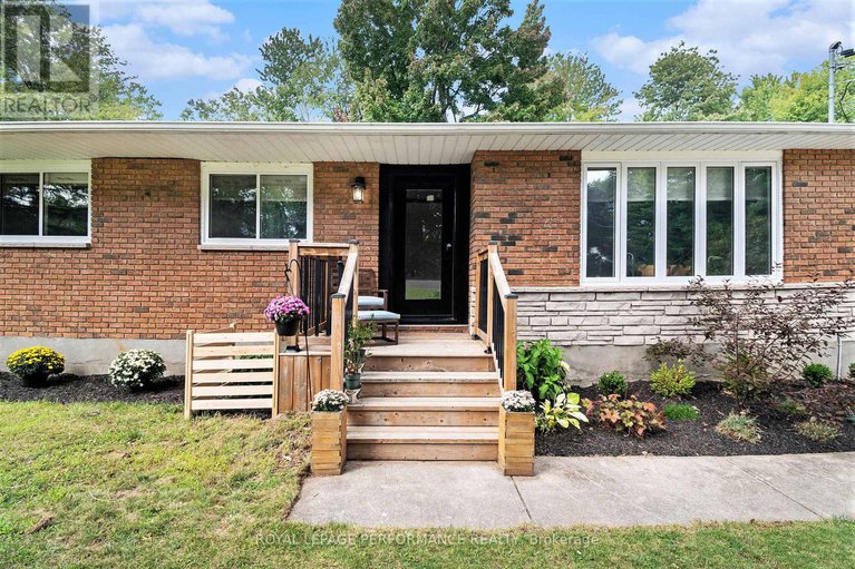 28814583/934-galaxie-avenue/navan/ottawa/ontario/K4B1M5_3