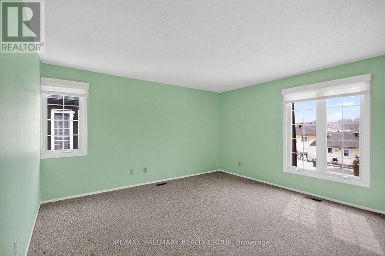 29582128/1050-plante-drive/hunt-clubwestern-community/ottawa/ontario/K1V9E6_37