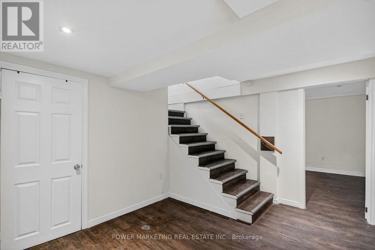 28690324/528-mutual-street/castle-heights/ottawa/ontario/K1K1C6_23