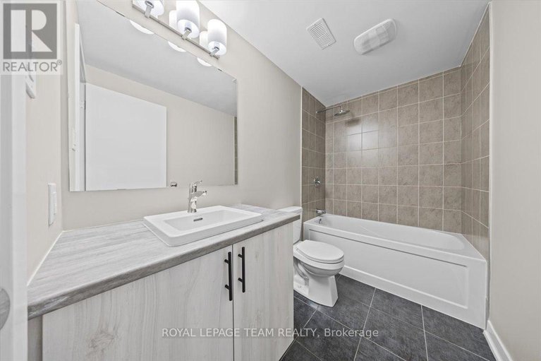 29004179/426-epoch-street/half-moon-bay/ottawa/ontario/K2J6X7_29