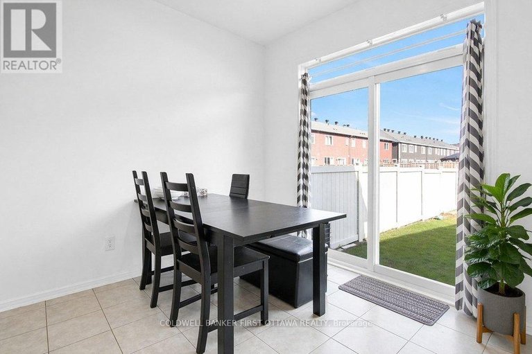 29649584/4852-abbott-street-e/emerald-meadowstrailwest/ottawa/ontario/K2S1E7_14