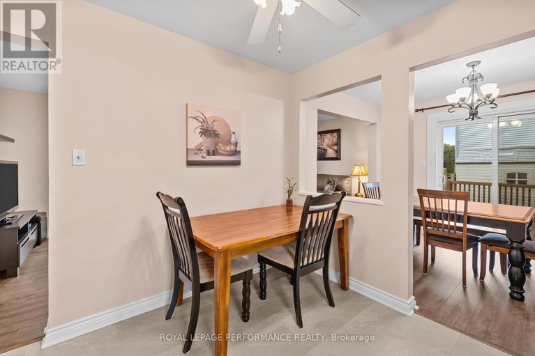 29594623/1782-radway-terrace/chateauneuf/ottawa/ontario/K1C5K2_17