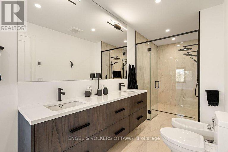 29446343/127-peridot-private/experimental-farm/ottawa/ontario/K2C3M3_67