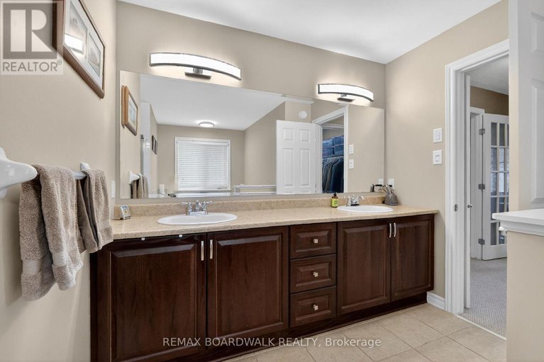 29627313/241-denali-way/stittsville-north/ottawa/ontario/K2S0N1_31