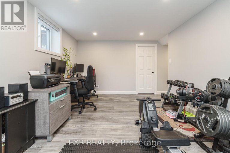28347663/1885-arizona-avenue/urbandale-acres/ottawa/ontario/K1H6Z5_29