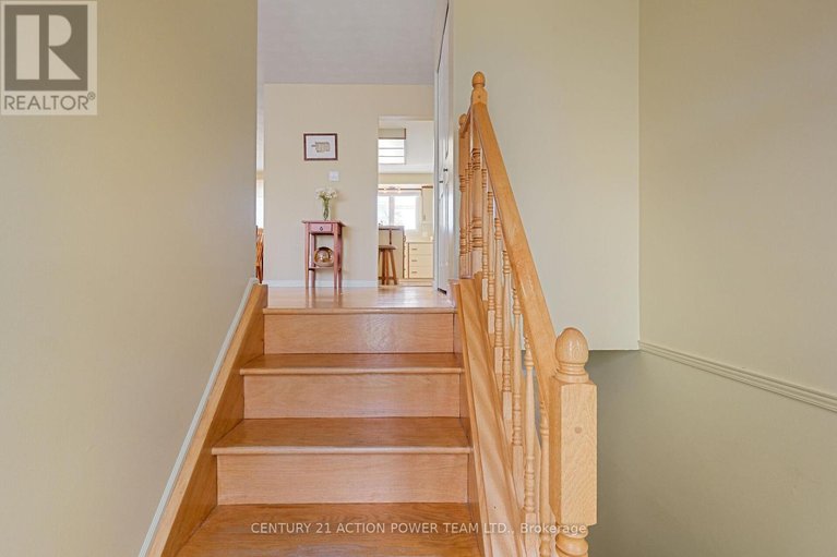 29647357/1535-st-georges-street/bilberry-creekqueenswood-heights/ottawa/ontario/K1E1R1_4