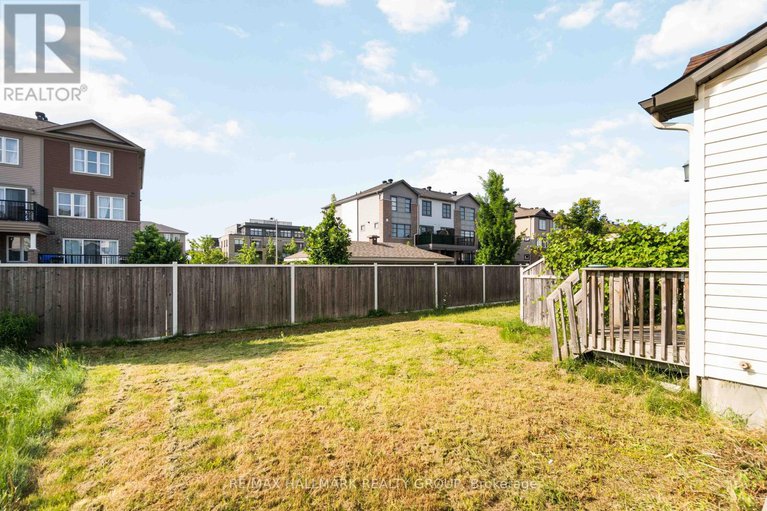 28463809/125-mancini-way/strandherd/ottawa/ontario/K2J5X3_24
