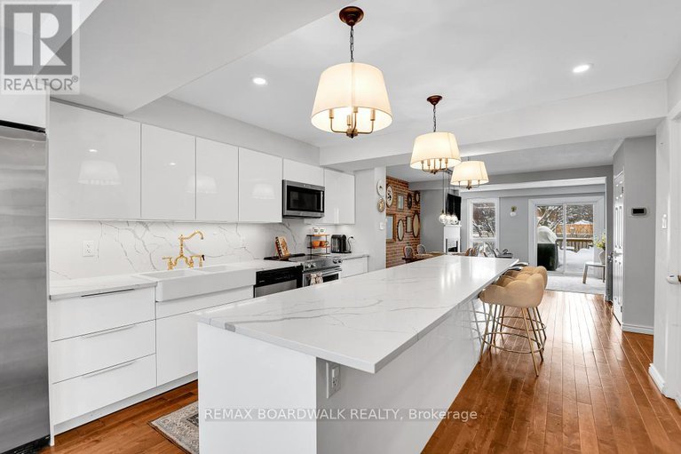 29327134/3-104-cheltenham-private/hunt-club-woods/ottawa/ontario/K1V0L6_9