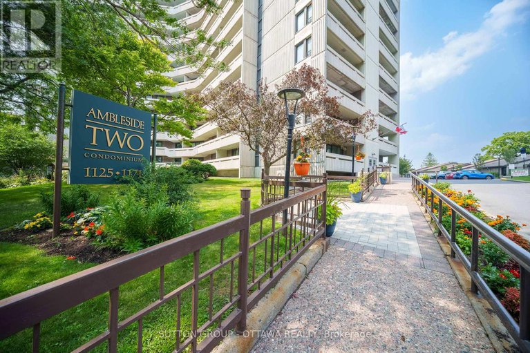 28727418/711-1171-ambleside-drive/woodroffe/ottawa/ontario/K2B8E1_3