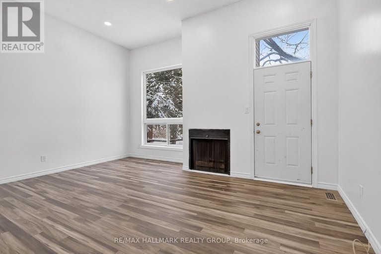 29293423/7-86-esterlawn-private/mckellar-heightsglabar-park/ottawa/ontario/K2A4C1_33