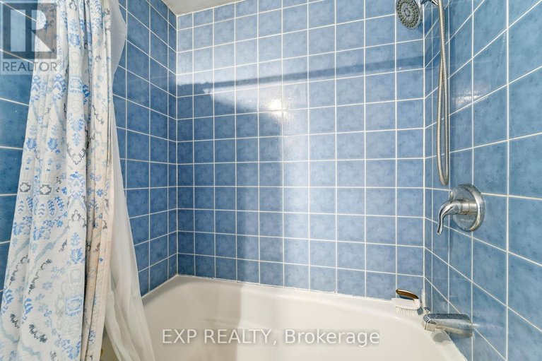 29366242/78-36-barrow-crescent/katimavik/ottawa/ontario/K2L2K1_23