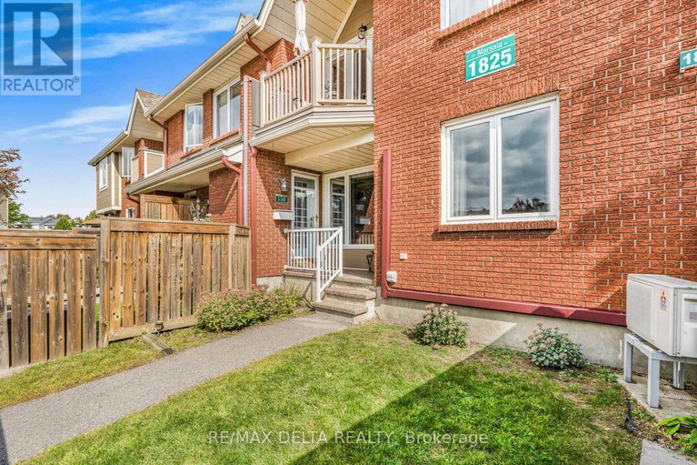 28888821/110-1825-marsala-crescent/fallingbrookpineridge/ottawa/ontario/K4A2E7_5
