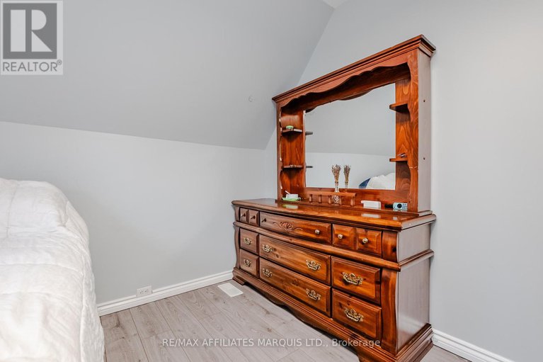 29024844/18-mechanic-street-w/maxville/north-glengarry/ontario/K0C1T0_26