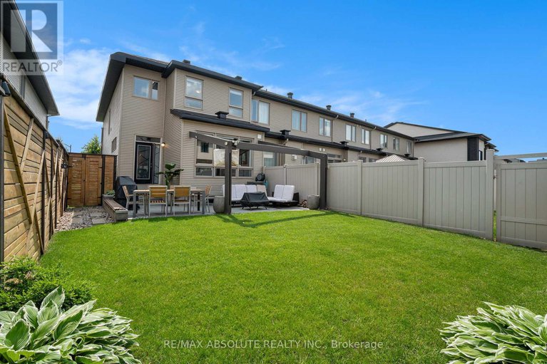 28939562/560-triangle-street-n/emerald-meadowstrailwest/ottawa/ontario/K2V0M5_26