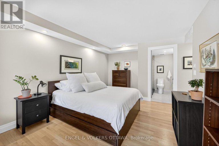 29002093/102-130-queen-elizabeth-drive/ottawa-centregolden-triangle/ottawa/ontario/K2P1E6_20