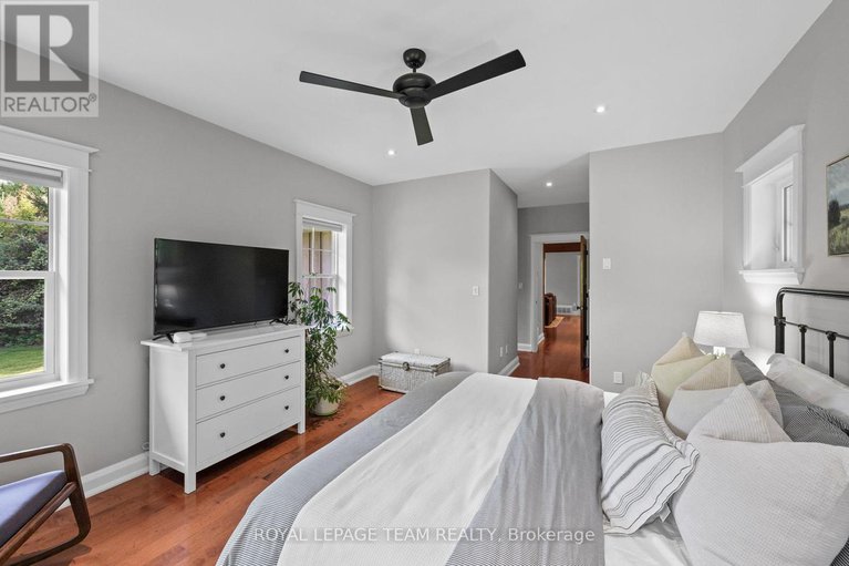 28865171/1560-maley-lane/rural-kanata-central/ottawa/ontario/K2W1C2_17