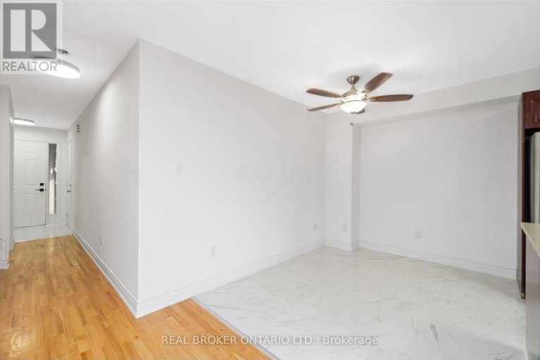 28793842/3-a-southpark-drive/blackburn-hamlet/ottawa/ontario/K1B3B8_13