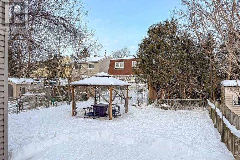 29284371/2390-rondel-street/blackburn-hamlet-south/ottawa/ontario/K1B4M2_32