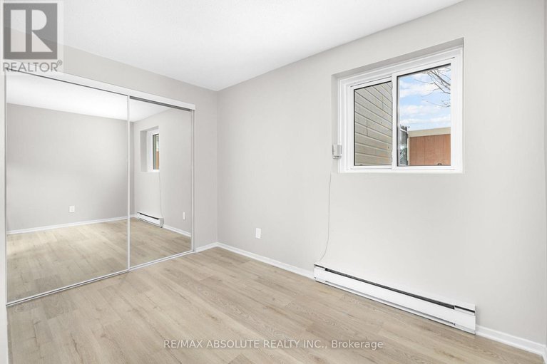 29207942/53a-798-st-andre-drive/hiawatha-parkconvent-glen/ottawa/ontario/K1C4R4_22