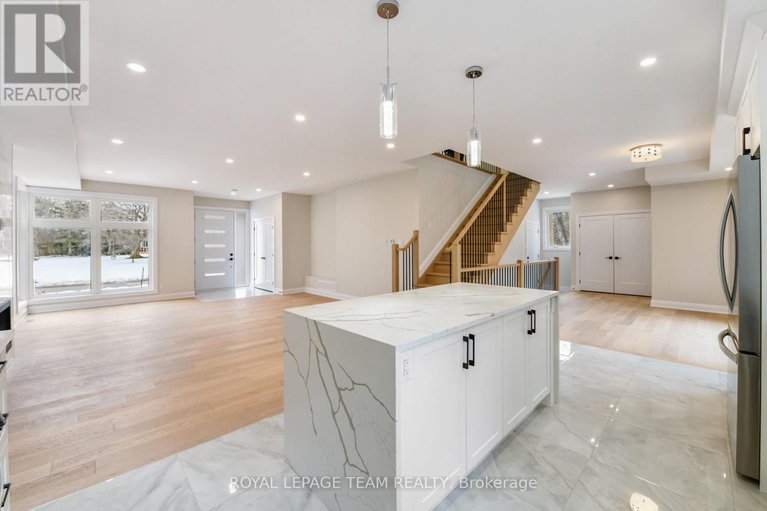 29152397/845-melfa-crescent/mooneys-bay/ottawa/ontario/K2C0P5_16