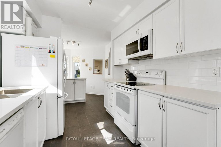 29671014/11-liette-court/kemptville/north-grenville/ontario/K0G1J0_14