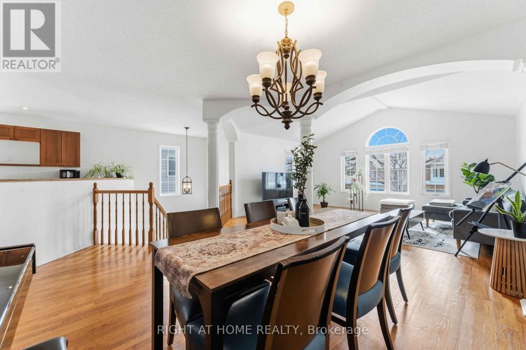 29403444/4-castle-glen-crescent/glencairnhazeldean/ottawa/ontario/K2L4H1_14