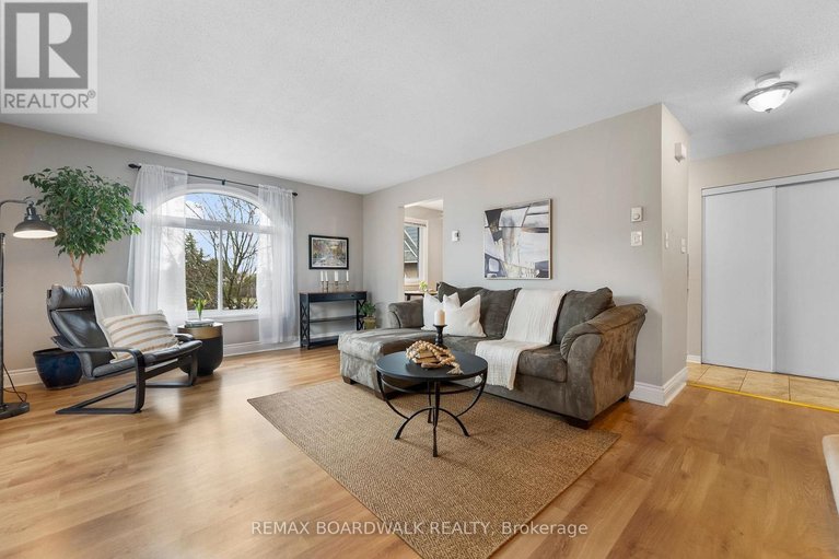 29598621/614-tanguay-court/katimavik/ottawa/ontario/K2L3X3_9