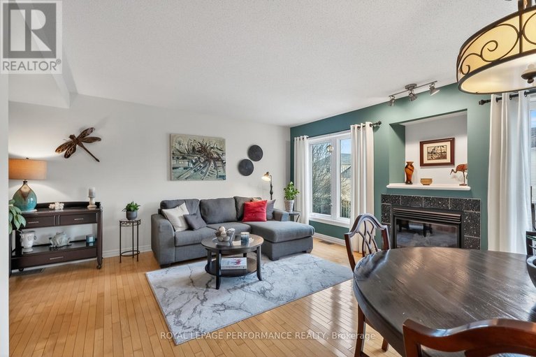 29590134/229-saddlesmith-circle/emerald-meadowstrailwest/ottawa/ontario/K2M2Z1_11