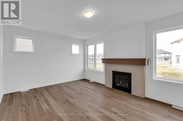28424668/783-kenny-gordon-avenue/riverside-southgloucester-glen/ottawa/ontario/K4M0V2_17