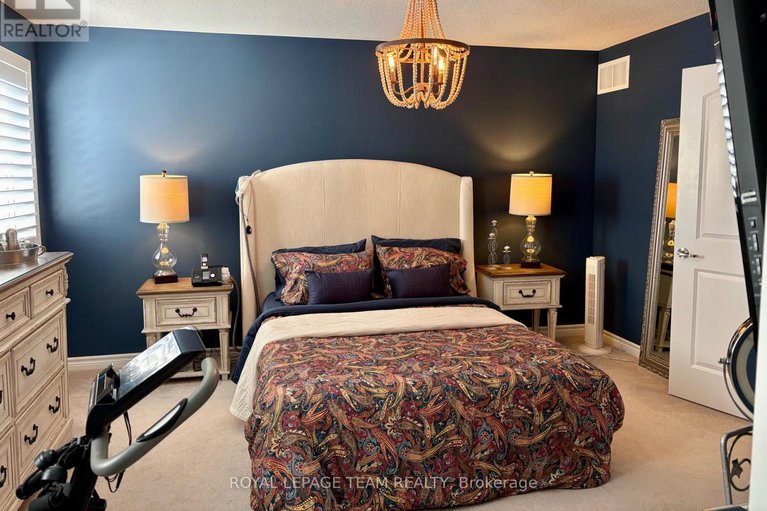 29339123/979-shimmerton-circle/emerald-meadowstrailwest/ottawa/ontario/K2M0L4_23