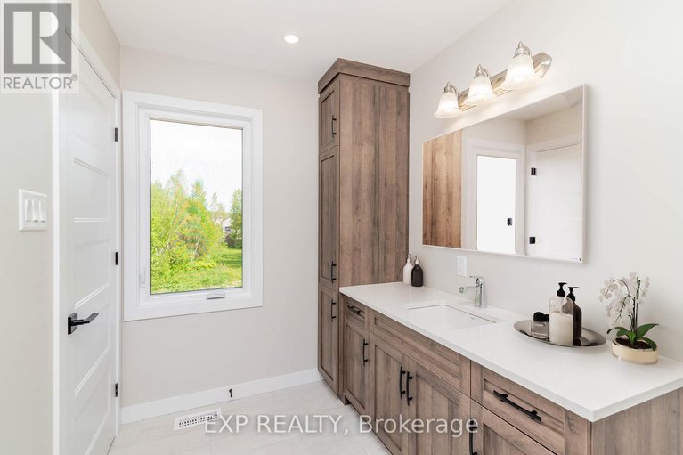 29574549/140-elizabeth-crescent/chesterville/north-dundas/ontario/K0A2M0_14